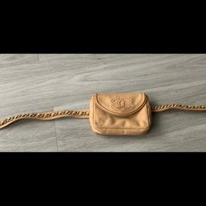 VINTAGE Chanel beige fanny pack